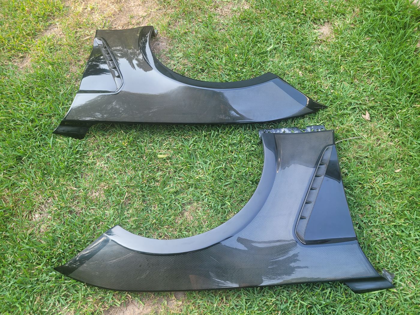 Carbon fiber side skirts — finished product
