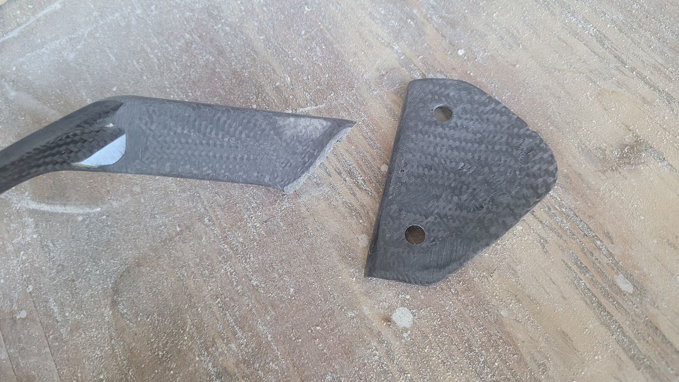 R1 winglet bracket — cracked and delaminated before repair